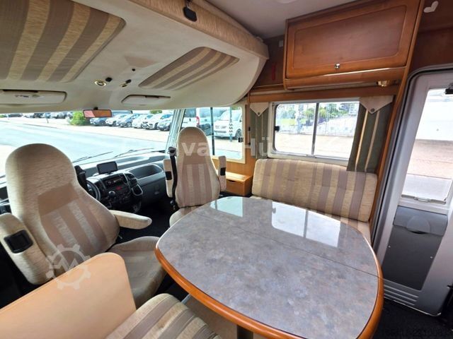 Integriertes Wohnmobil RAPIDO 986F M - Festbett/Hubbett -  - Solar