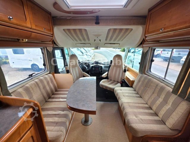 Integriertes Wohnmobil RAPIDO 986F M - Festbett/Hubbett -  - Solar