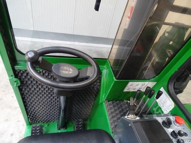 Four-way side loader Combilift C3000