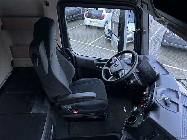 Standard tractor Mercedes-Benz Actros L 2542 Gigaspace 6x2 / 434 dkm / NL Truc...