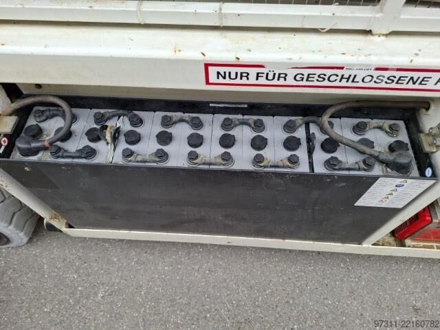 Scissor lift Holland Lift HL-190 E12
