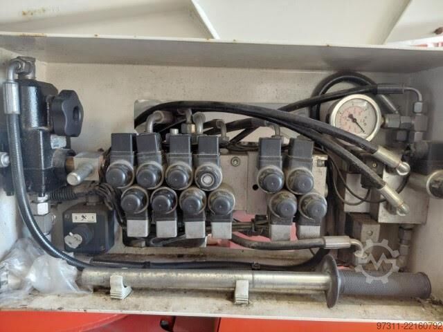 Aerial platform Teupen LEO 21 GT