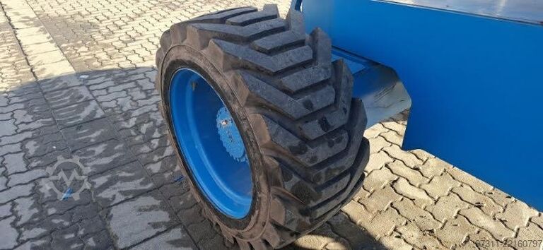 Telescopic boom lift Genie S-85
