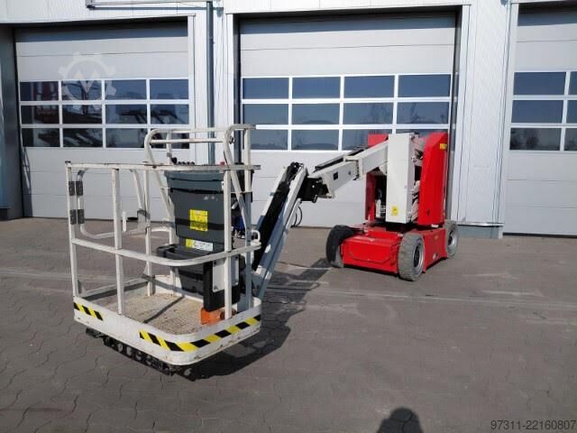 Articulated boom lift JLG E300AJP