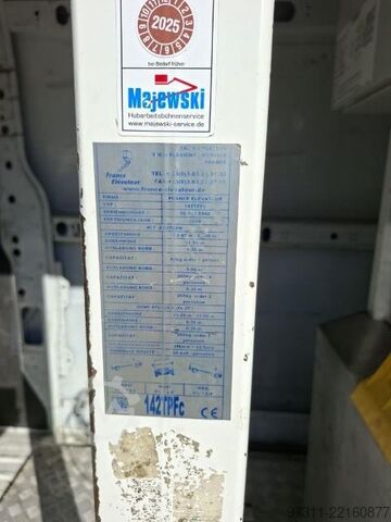 Truck aerial platform France Elevateur 142 TPFC / RENAULT MASTER