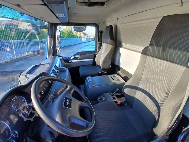 Box body + tail lift MAN TGL 12180 