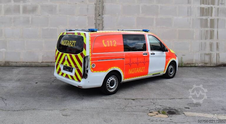 Rettungswagen Mercedes-Benz Vito 4x4 Notarzt Einsatzfahrzeug NEF