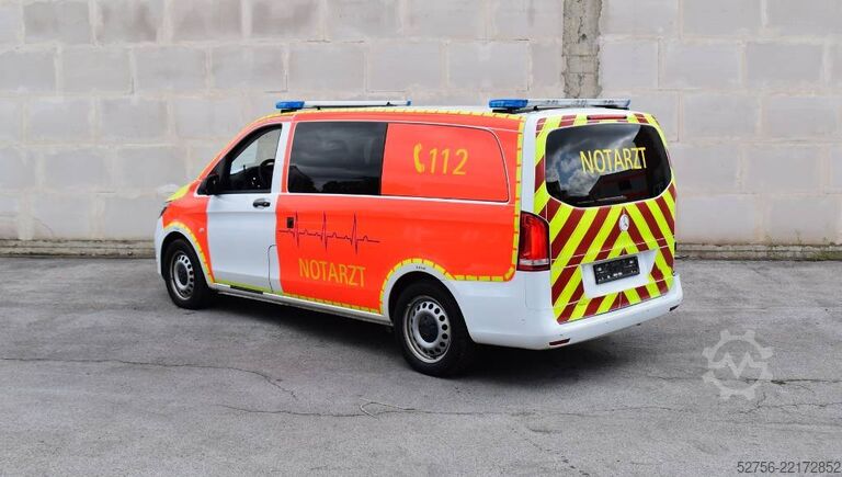 Rettungswagen Mercedes-Benz Vito 4x4 Notarzt Einsatzfahrzeug NEF