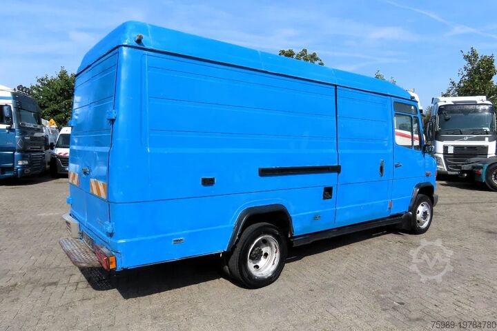 Box van Mercedes-Benz Vario 812D