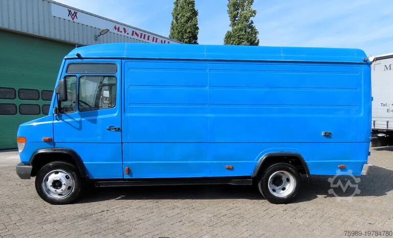 Box van Mercedes-Benz Vario 812D