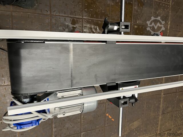 Conveyor belt with guide plate MASSINTERNATIONAL NPS