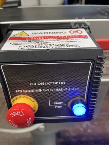 Conveyor belt with guide plate MASSINTERNATIONAL NPS