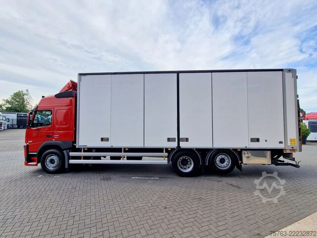 Suitcase Volvo FM 370 Globetrotter 6x2*4 - Box with sidedoors ...