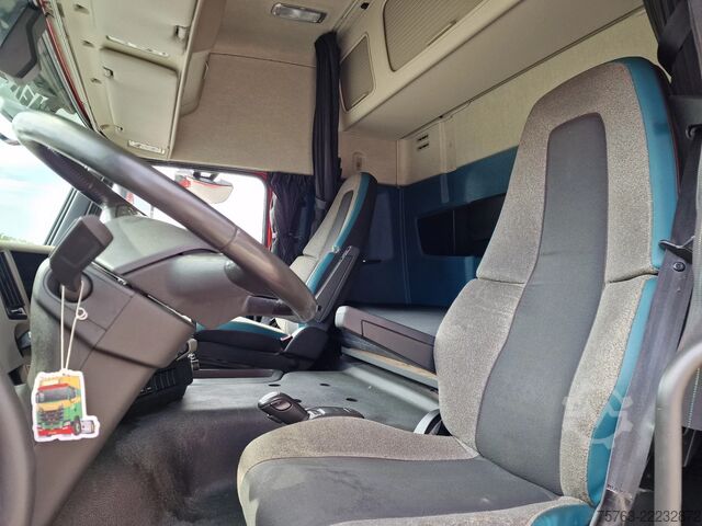Suitcase Volvo FM 370 Globetrotter 6x2*4 - Box with sidedoors ...
