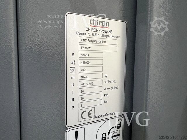 Vertikales CNC-Fertigungszentrum mit Werkstückwechseleinrichtung CHIRON FZ 15 W