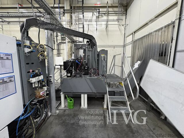 Vertikales CNC-Fertigungszentrum mit Werkstückwechseleinrichtung CHIRON FZ 15 W