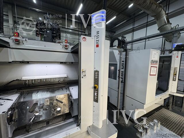 Vertikales CNC-Fertigungszentrum mit Werkstückwechseleinrichtung CHIRON FZ 15 W