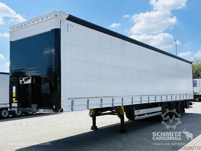 Auflieger mit Pritsche & Plane Schmitz Cargobull Curtainsider Standard Getränke