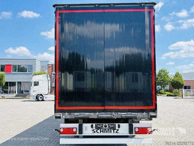 Auflieger mit Pritsche & Plane Schmitz Cargobull Curtainsider Standard Getränke