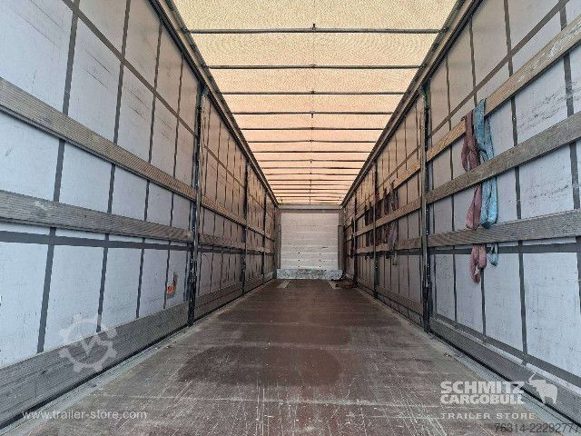 Auflieger mit Pritsche & Plane Schmitz Cargobull Curtainsider Standard Getränke