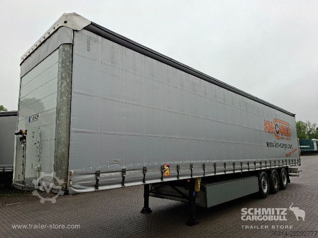 Auflieger mit Pritsche & Plane Schmitz Cargobull Curtainsider Standard Getränke