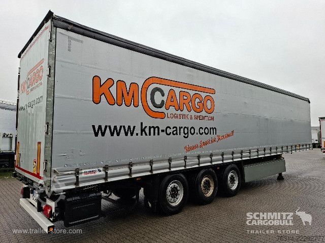 Auflieger mit Pritsche & Plane Schmitz Cargobull Curtainsider Standard Getränke