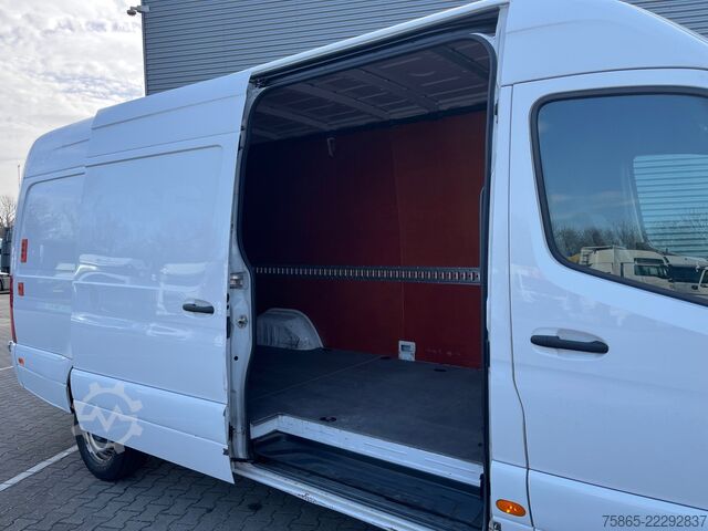 Kastenwagen Mercedes-Benz Sprinter 319 1.9 CDI / L4 H2 / RWD / Navi / APK...