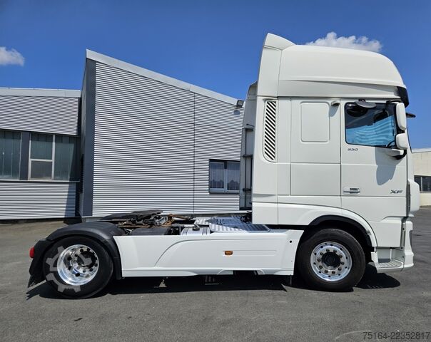 Standard tractor unit DAF XF 530 FT