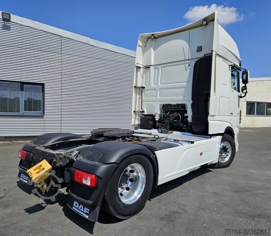 Standard tractor unit DAF XF 530 FT