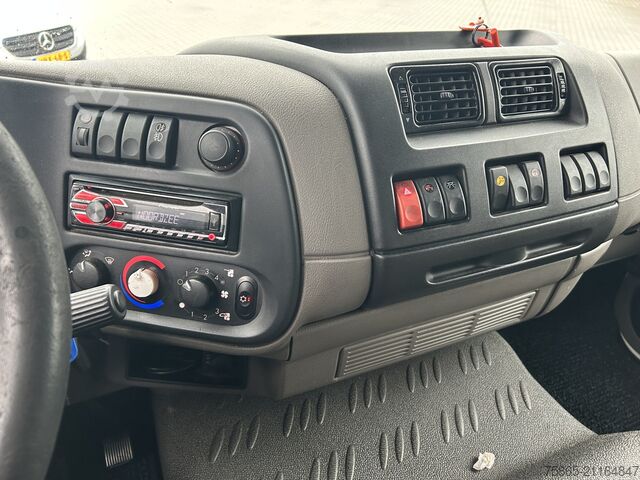 Koffer DAF FA LF 55 210 EEV / 14 Ton / Isolated Box / Load...