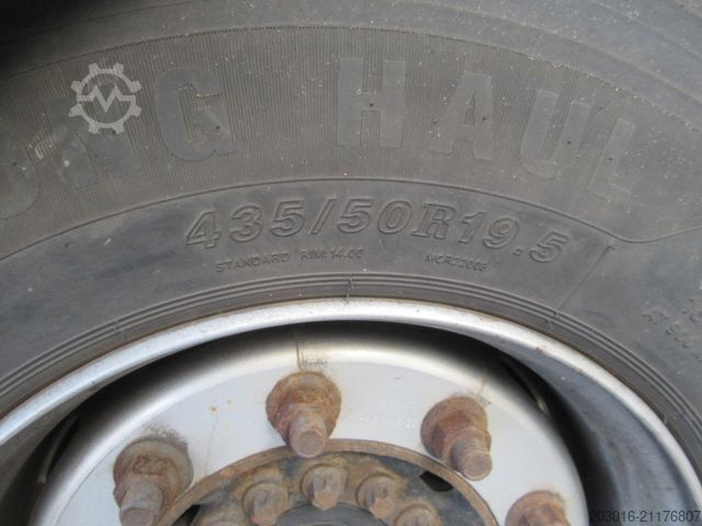 Auflieger mit Pritsche & Plane SCHMITZ CARGOBULL Mega Varios Bremsbeläge 90%Reifen 60% NEUE PLANE