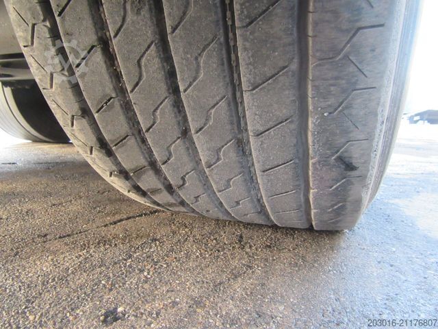 Auflieger mit Pritsche & Plane SCHMITZ CARGOBULL Mega Varios Bremsbeläge 90%Reifen 60% NEUE PLANE