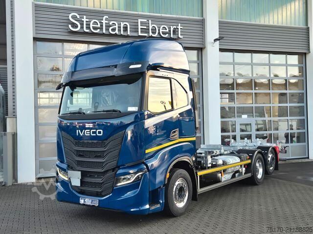 Chassis with cab Iveco AS260S50Y/FS CM 6x2-4 BDF Standklima 2xAHK Cam