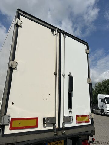 Refrigerated/freezer transport Schmitz Cargobull SKO 24 / Carrier Vector 1800 Reefer / Frigo Box...