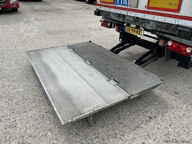 Koffer Schmitz Cargobull SCB S3B / Box / Loadlift / Disk / APK TUV 06-27