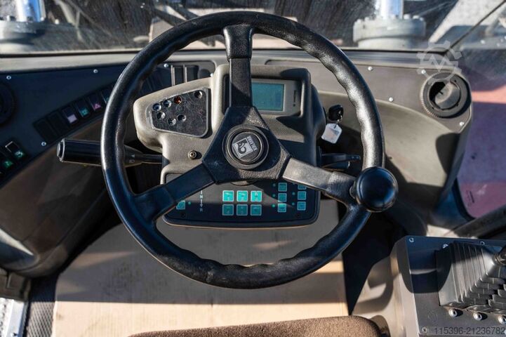 Heavy Forklift - Diesel Kalmar DCF 330-12 LB