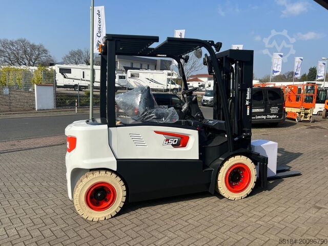 Electric 4-wheel forklift Bobcat B50 XC-7