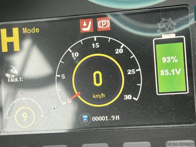 Electric 4-wheel forklift Bobcat B35NS