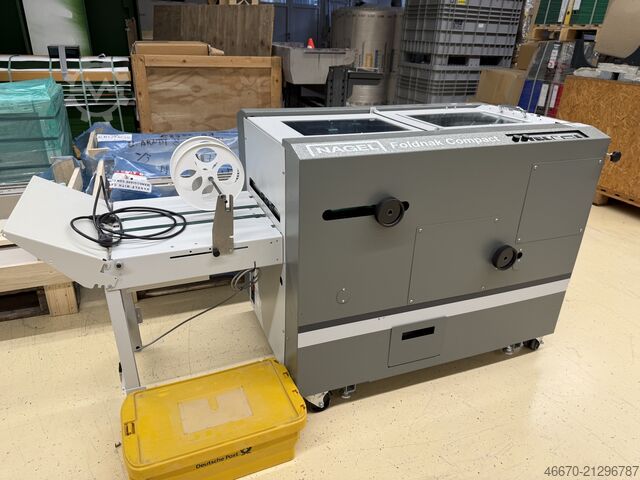 Broschürenmaschine mit Trimmer Nagel Foldnak Compact