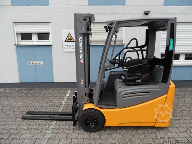 Electric 3-wheel forklift Jungheinrich EFG 218k - Triplex - aufgearbeitet