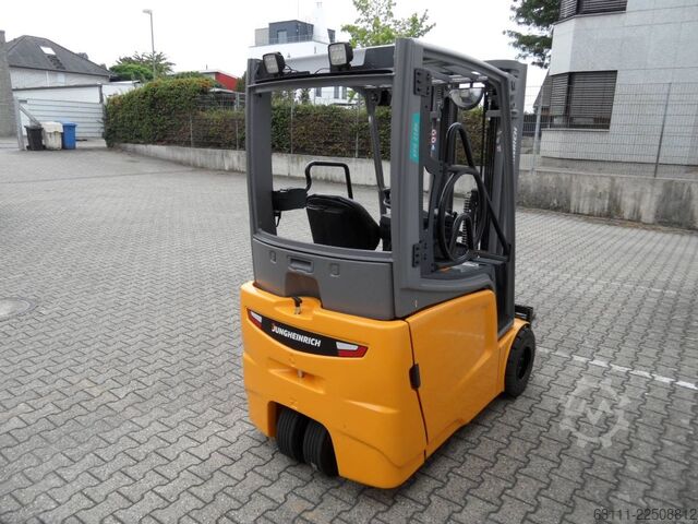 Electric 3-wheel forklift Jungheinrich EFG 218k - Triplex - aufgearbeitet