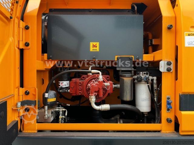 Chain excavator HYUNDAI HX 220AL  Kamera Radio Klima