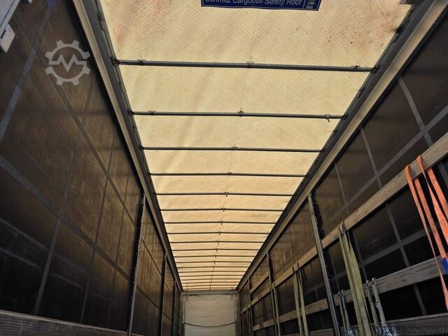 Auflieger mit Pritsche & Plane SCHMITZ CARGOBULL Gardine LL, Hubdach, Lift, 115.913 Original Km!