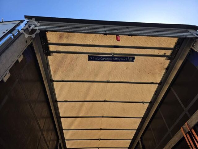 Auflieger mit Pritsche & Plane SCHMITZ CARGOBULL Gardine LL, Hubdach, Lift, 115.913 Original Km!