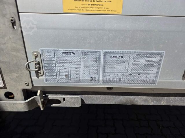 Auflieger mit Pritsche & Plane SCHMITZ CARGOBULL Gardine LL, Hubdach, Lift, 115.913 Original Km!