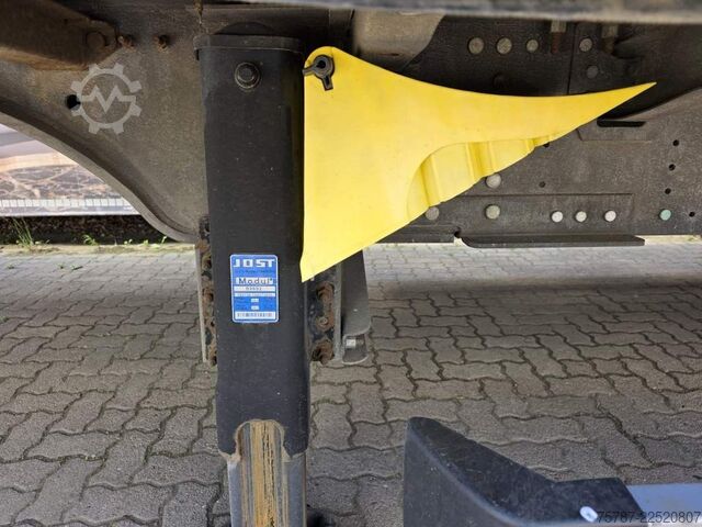 Auflieger mit Pritsche & Plane SCHMITZ CARGOBULL Gardine LL, Hubdach, Lift, 115.913 Original Km!