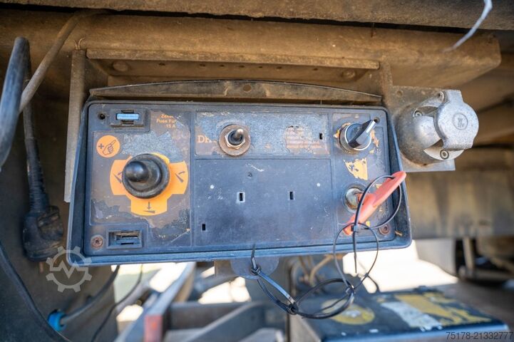 Tarpaulin VOLVO FM 330 -6x2- VEB+ / DHOLLANDIA