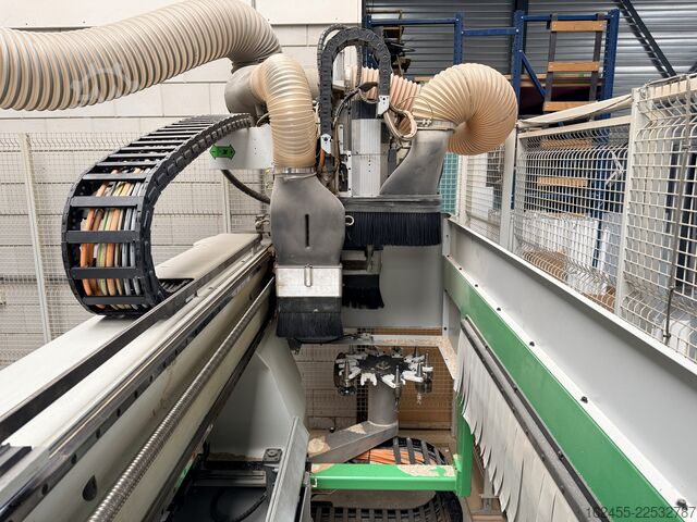 Bearbeitungszentrum BIESSE Rover A 3.30