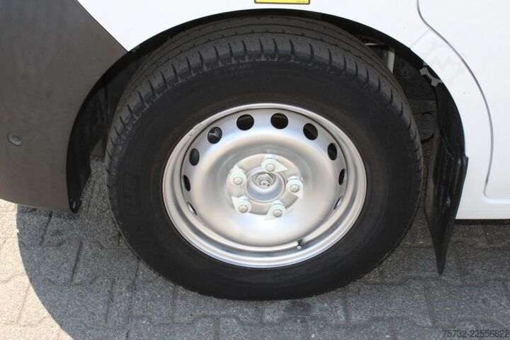 Lkw-Arbeitsbühne Renault Master  Versalift VDTL 14m - 2 Per.Korb 230kg
