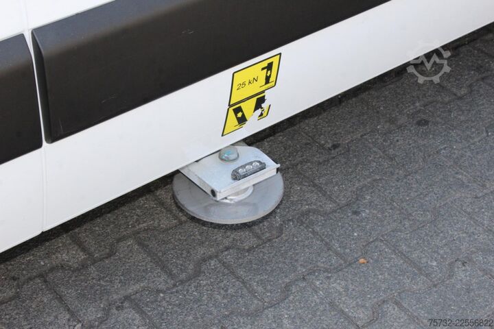 Lkw-Arbeitsbühne Renault Master  Versalift VDTL 14m - 2 Per.Korb 230kg